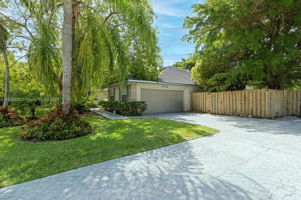 Property photo 3 of 6 <Alttext/>