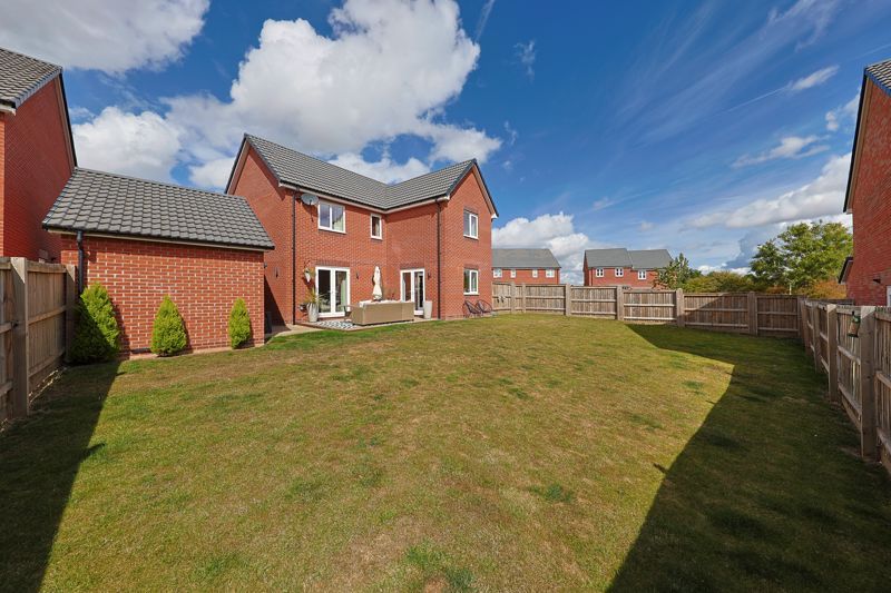 Property photo 3 of 29 Garden