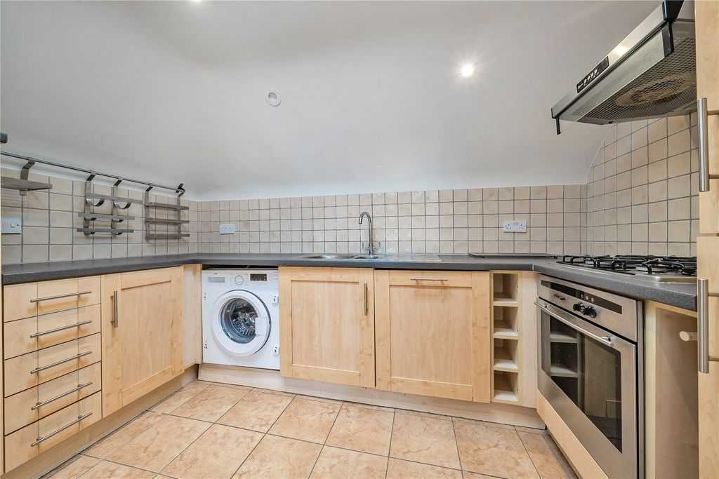 Property photo 3 of 14 Picture No. 11