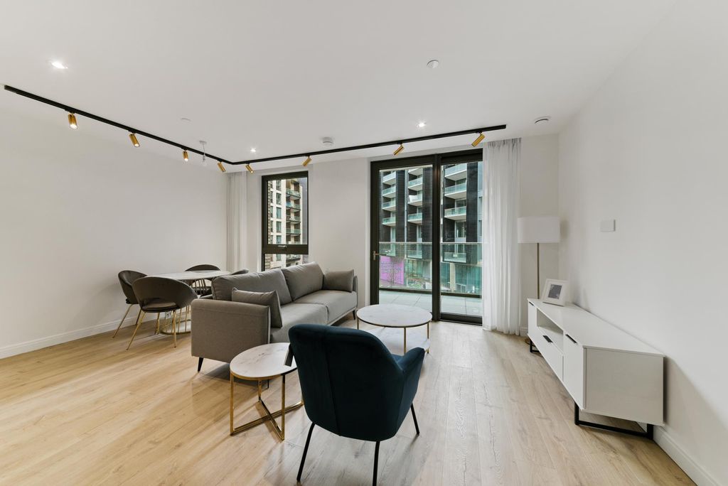 Property photo 3 of 19