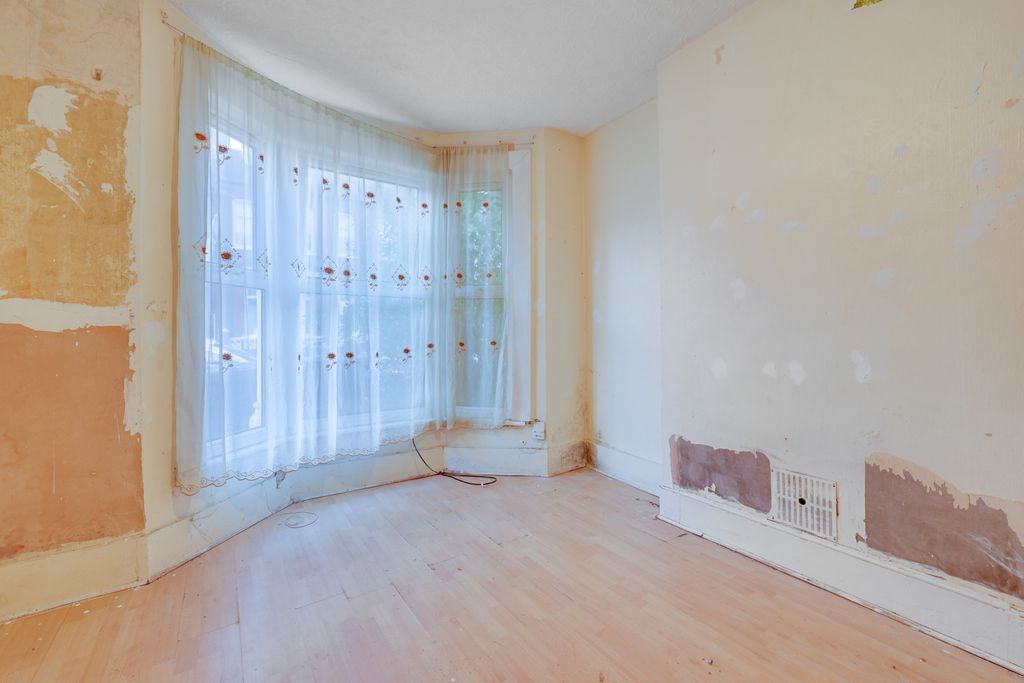 Property photo 2 of 15 Gallery