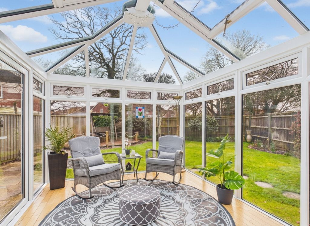 Property photo 3 of 16 Cam03640G0-Pr0095-Still037-001