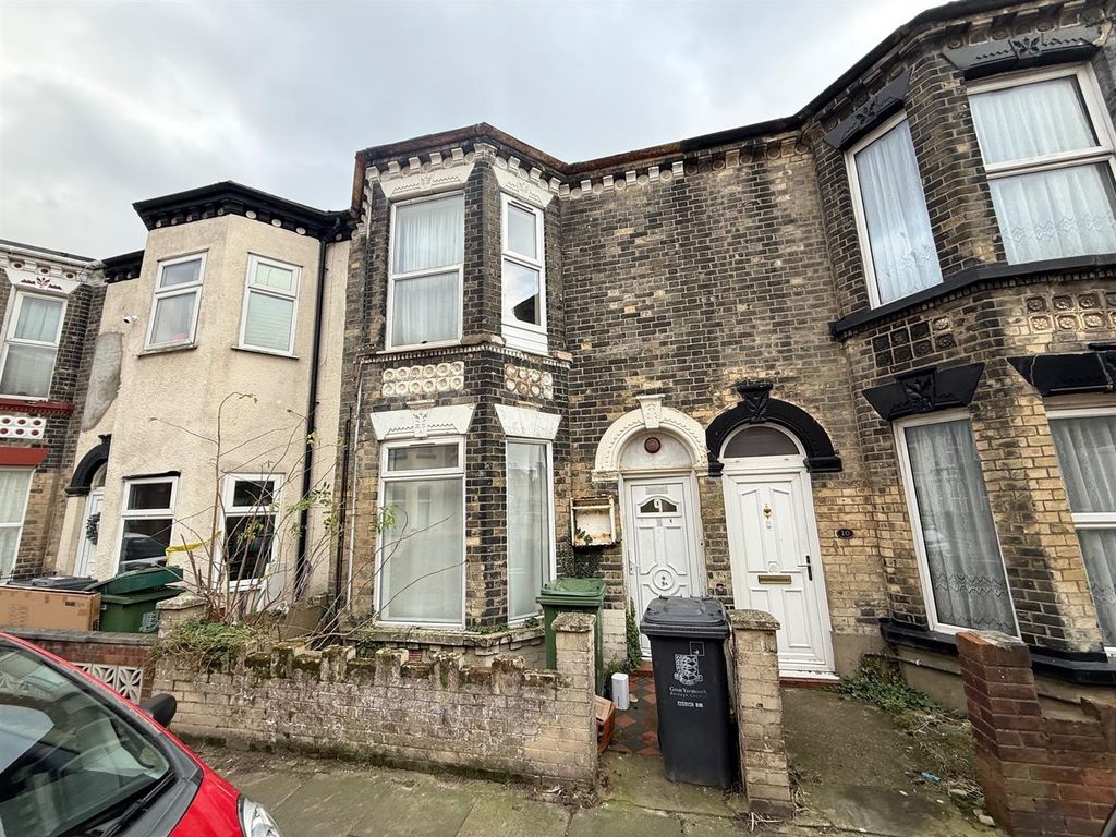 Property photo 1 of 8 Front