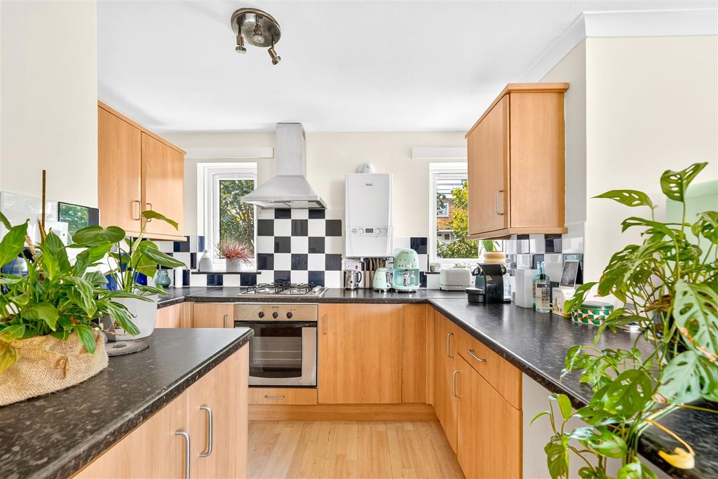 Property photo 3 of 14 Kitchen