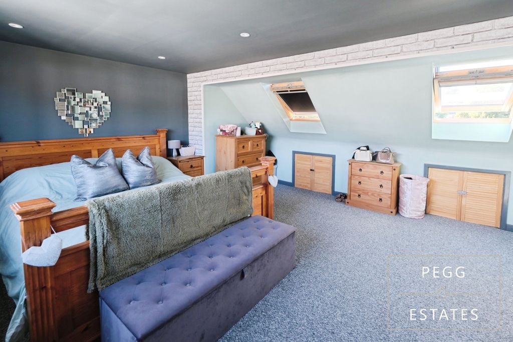 Property photo 3 of 21