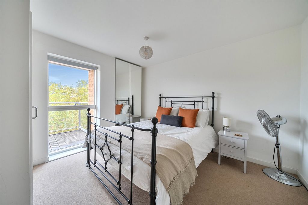 Property photo 2 of 19 Picture No. 21