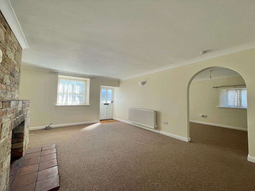 Property photo 3 of 22