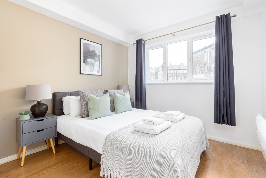 Property photo 3 of 23 Bedroom