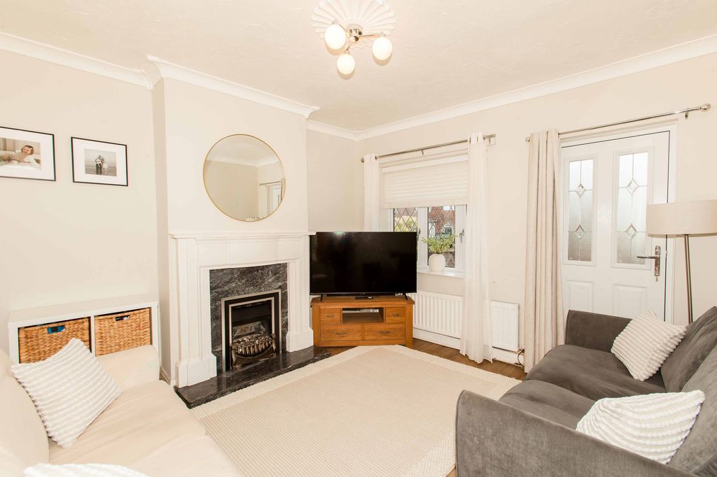 Property photo 3 of 24