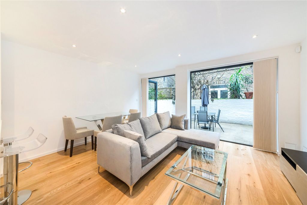 Property photo 2 of 9 Reception