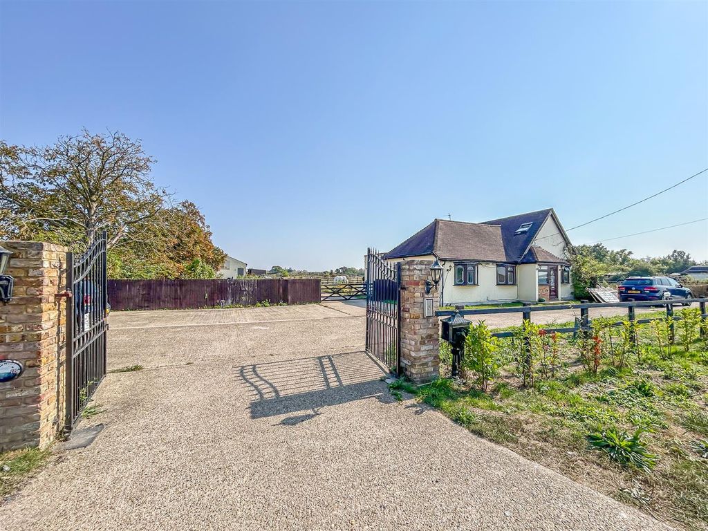 Property photo 1 of 32