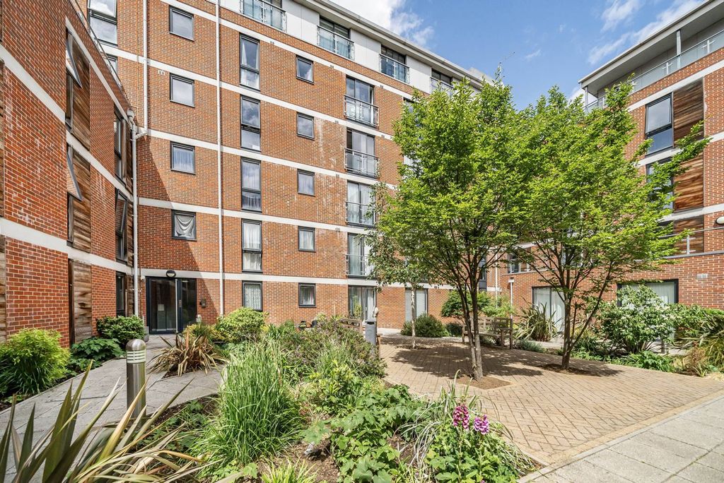 Property photo 2 of 11