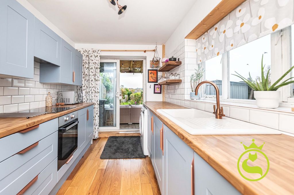 Property photo 3 of 20