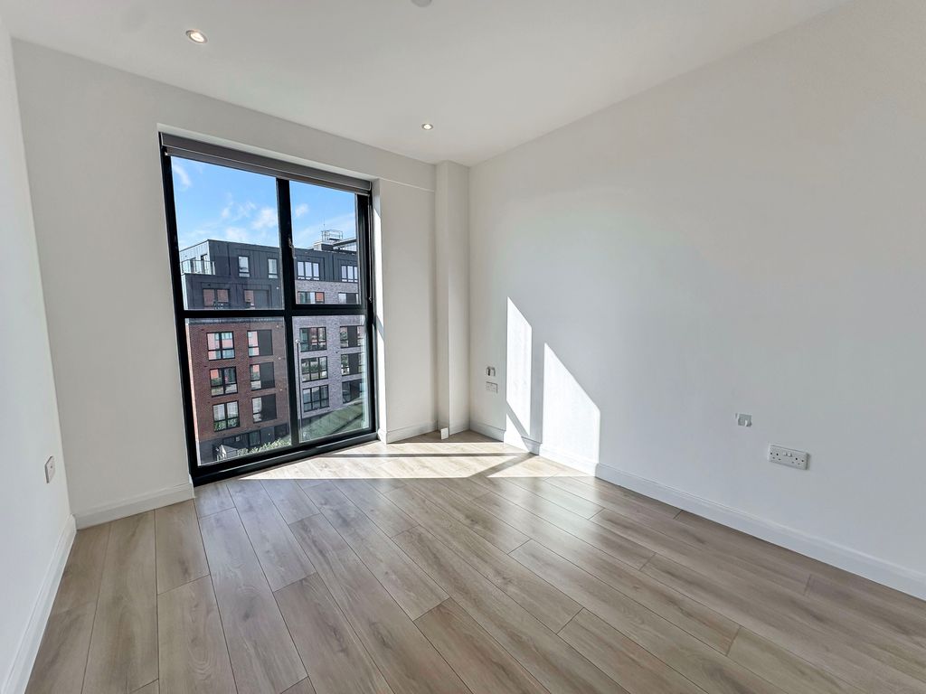 Property photo 3 of 11 Photo 6