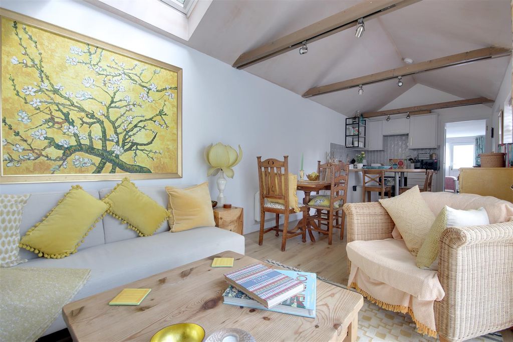 Property photo 2 of 14 Living Room 3.Jpg