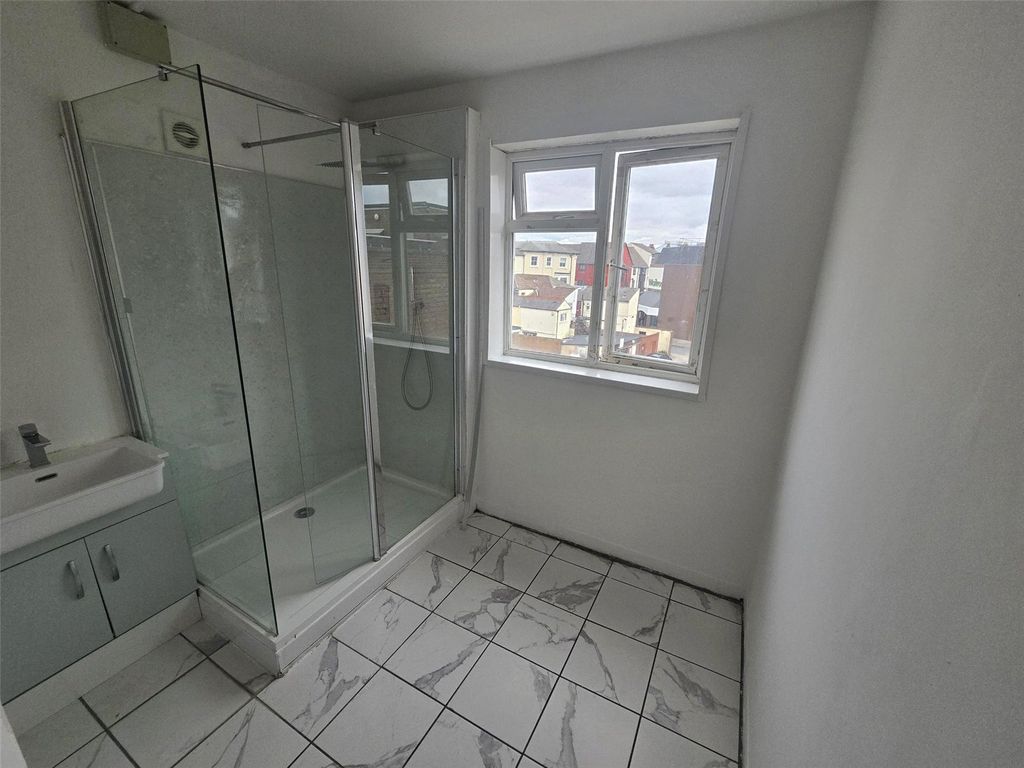 Property photo 3 of 8 Picture No. 02