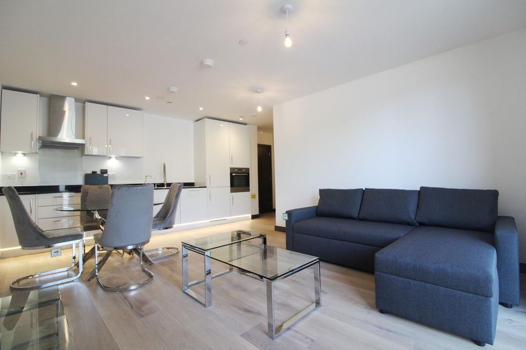 Property photo 3 of 9 Lounge