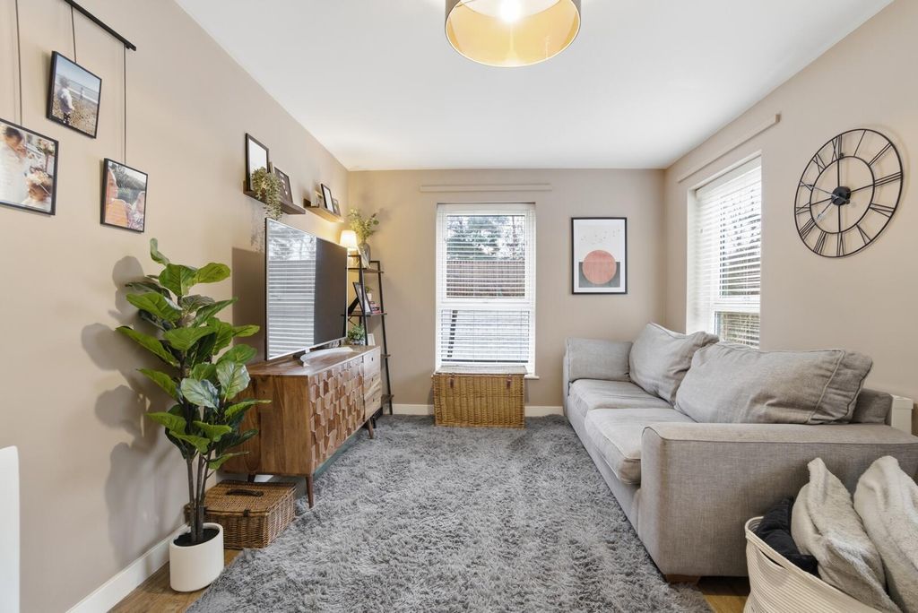 Property photo 3 of 10 Living Room