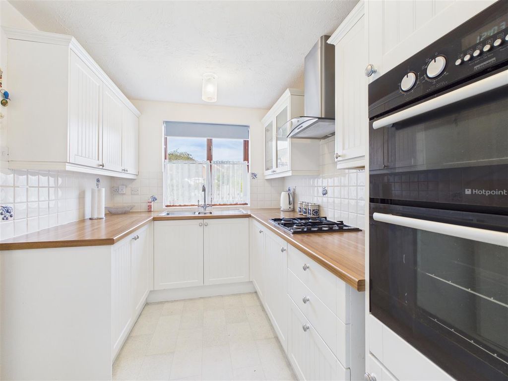 Property photo 2 of 34 Cam02935G0-Pr0131-Still004.Jpg