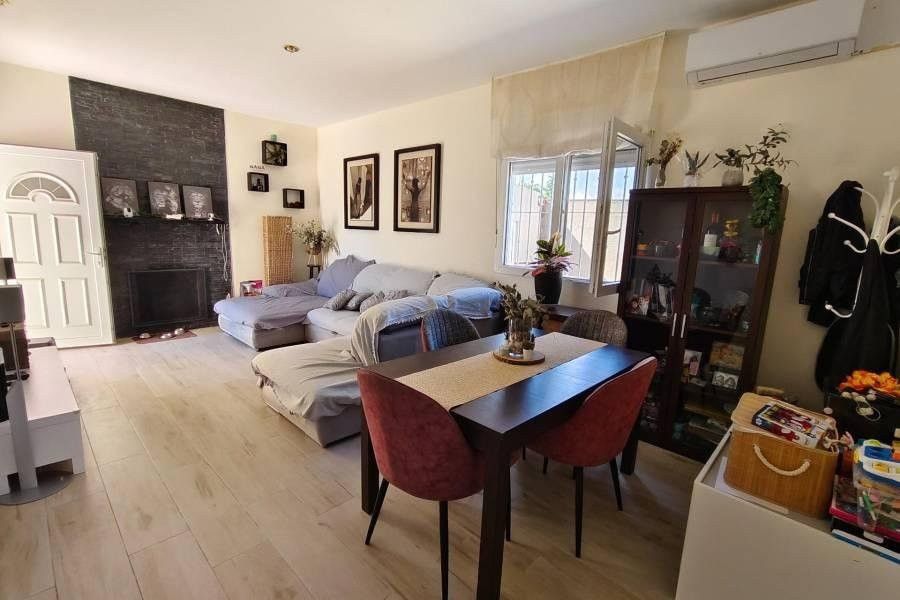 Property photo 2 of 43