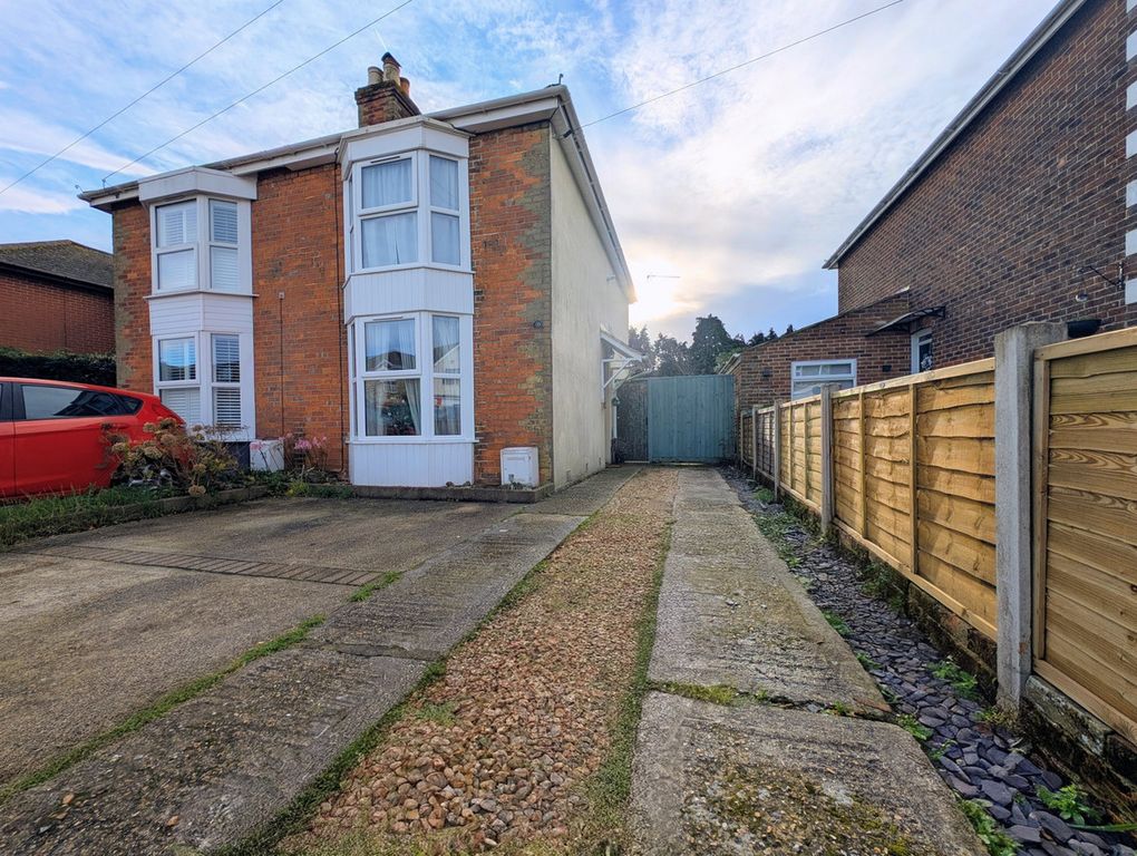 Property photo 2 of 33