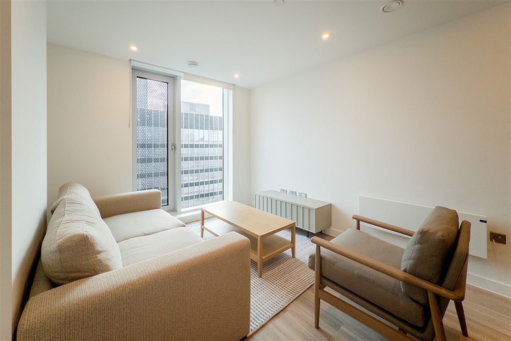 Property photo 2 of 14 (Main)