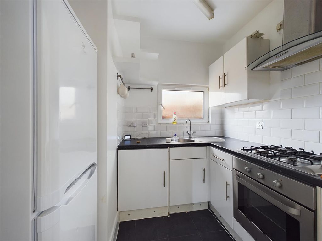Property photo 3 of 10 Cam01358G0-Pr0034-Still005.Jpg