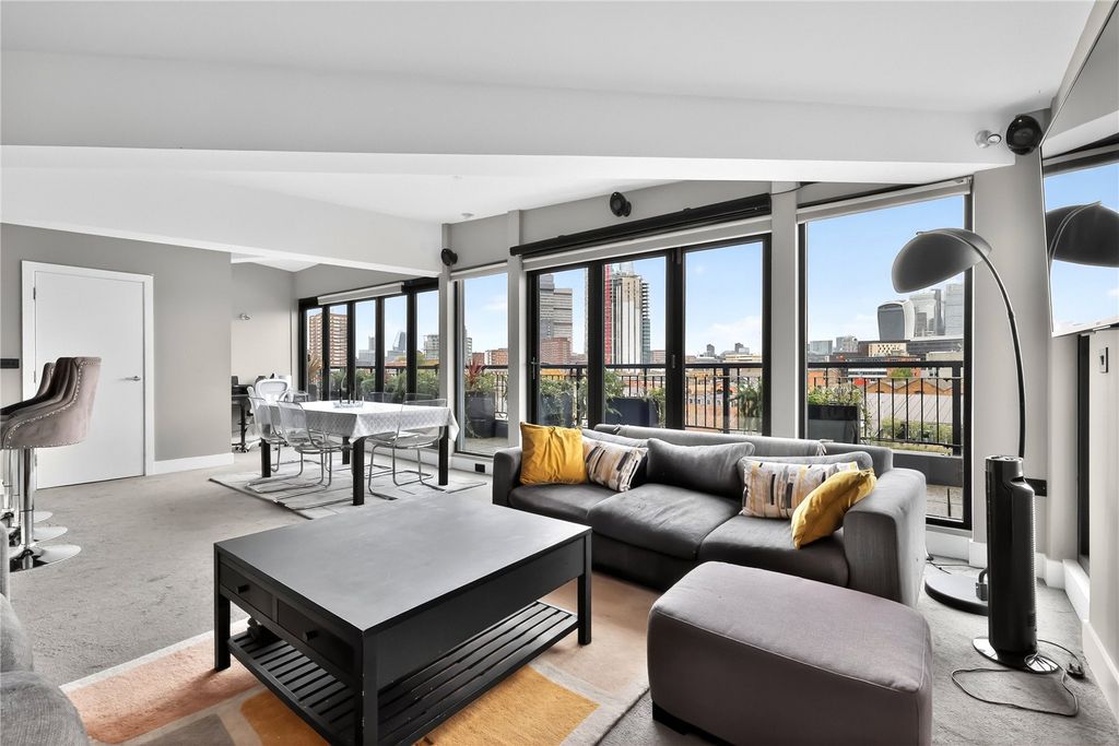 Property photo 2 of 20 Reception Room