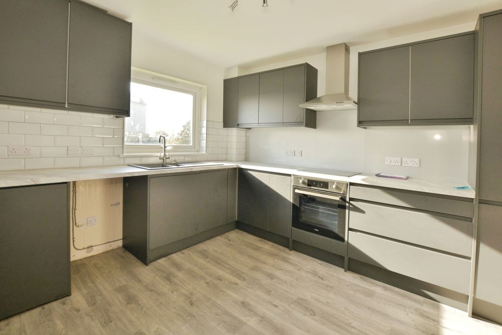 Property photo 2 of 14 Pbox-Img.Jpg
