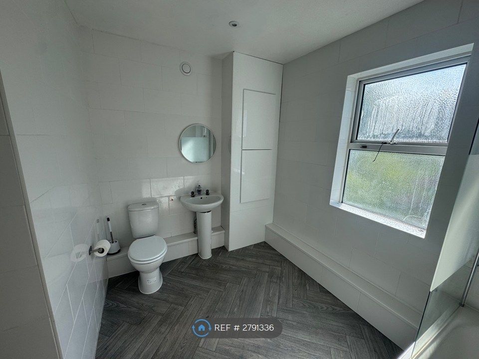 Property photo 3 of 12 Main Bathroom