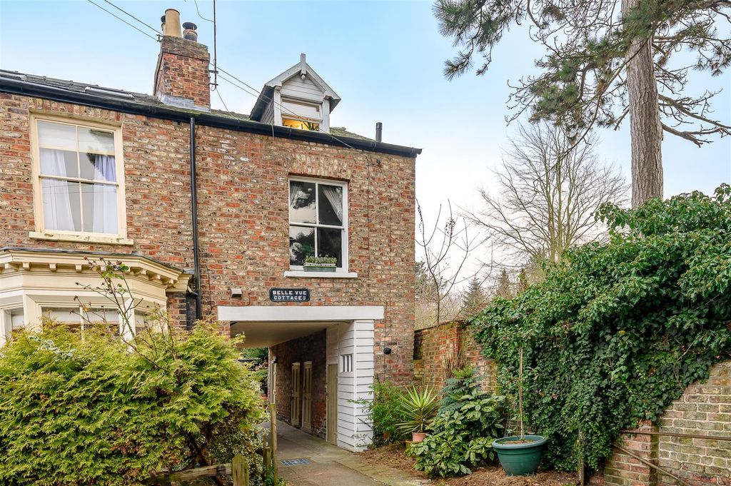 Property photo 1 of 14 External