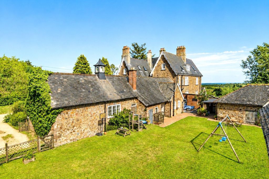 Property photo 1 of 44 Picture No. 57