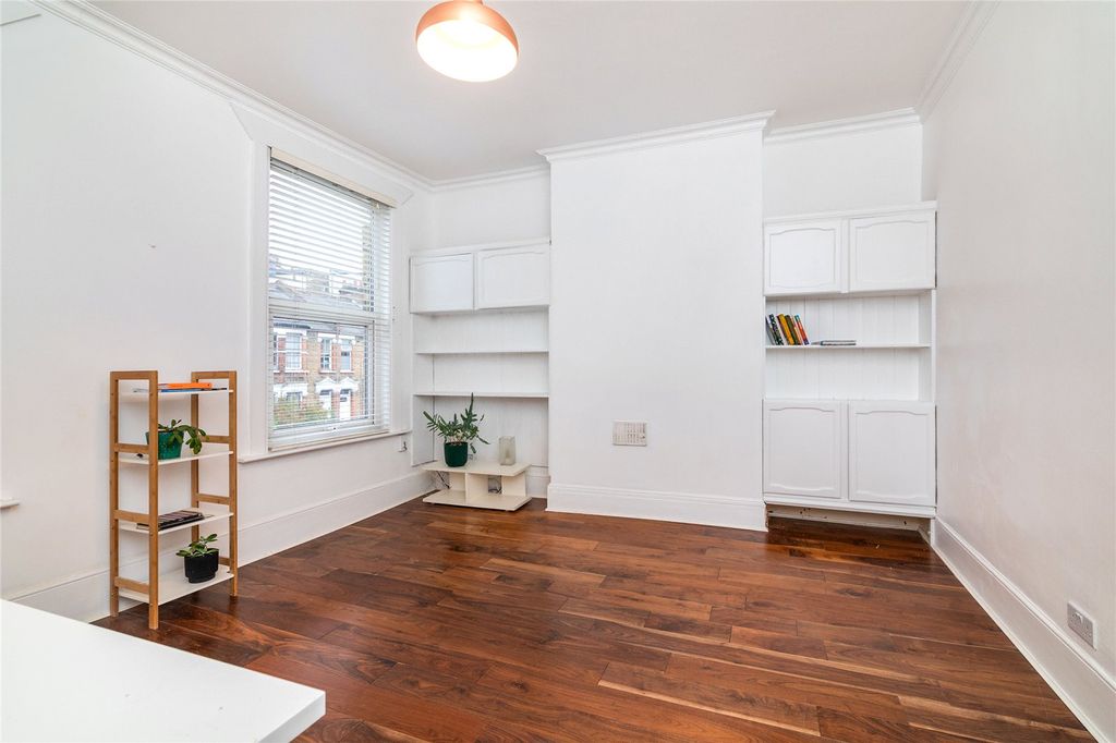 Property photo 2 of 16 Picture No. 27