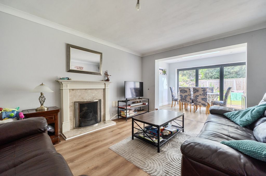 Property photo 2 of 27 1453451-17-69Fe02...
