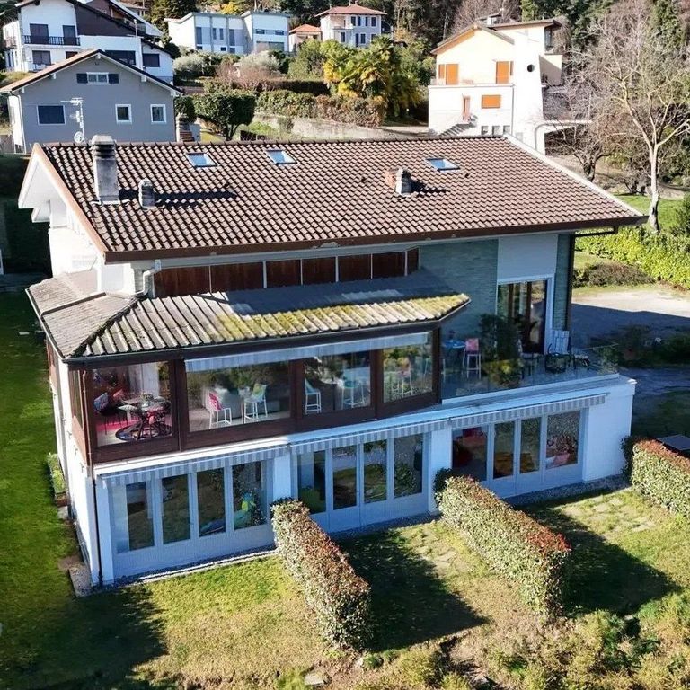 Property photo 1 of 20 Stunning Villa Overlooking Lago Maggiore, Stresa