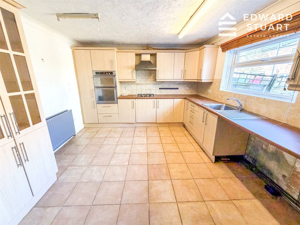 Property photo 2 of 11 Picture No. 18