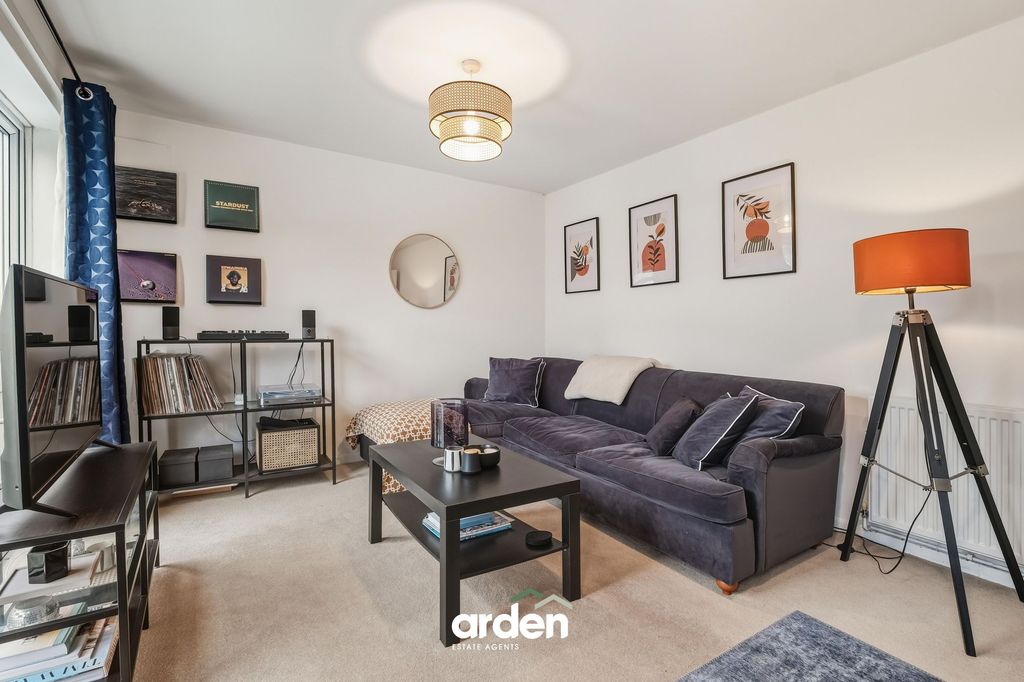 Property photo 3 of 8