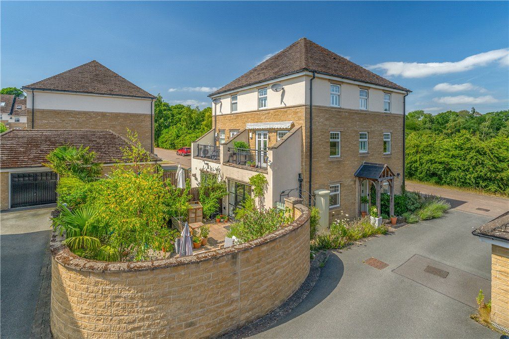 Property photo 1 of 32 Stunning Home