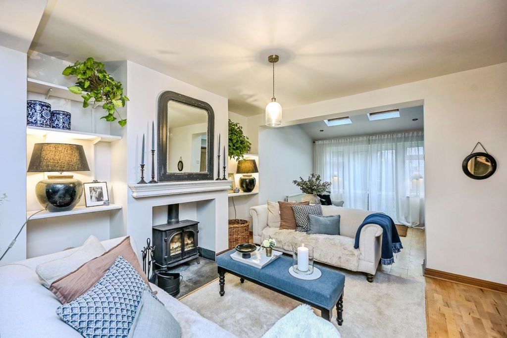 Property photo 3 of 20 Pbox-Img.Jpg