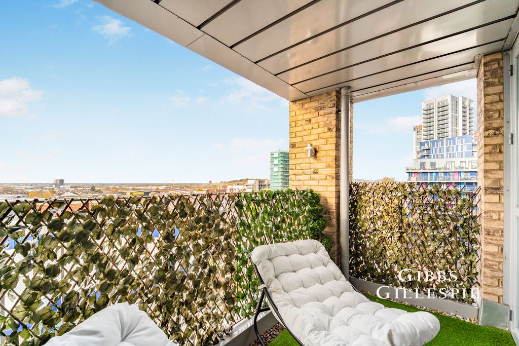 Property photo 3 of 15 Photo