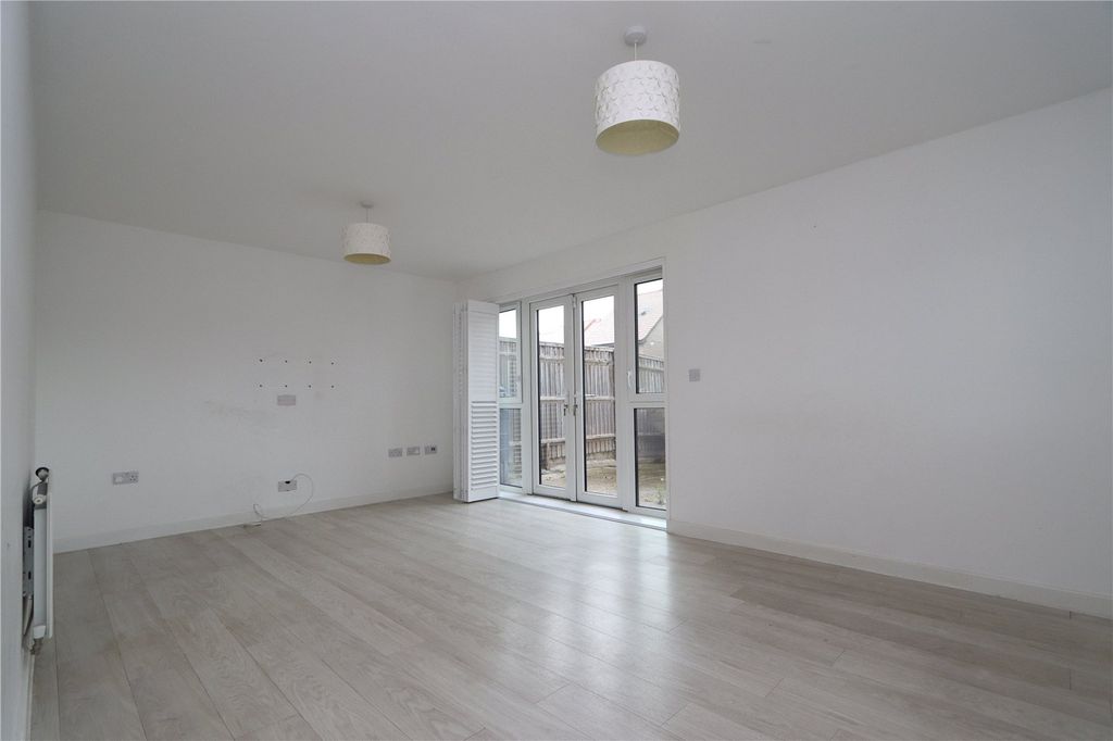 Property photo 3 of 18 Picture No. 04