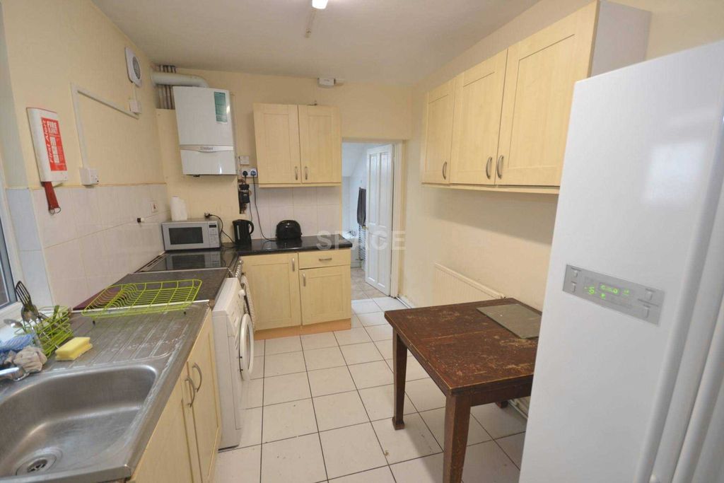 Property photo 3 of 9