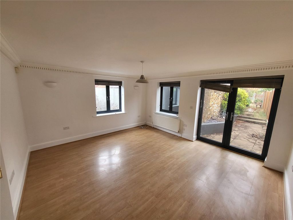 Property photo 3 of 10 Picture No. 03