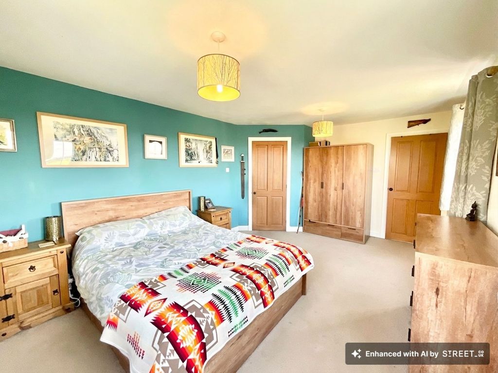 Property photo 3 of 43