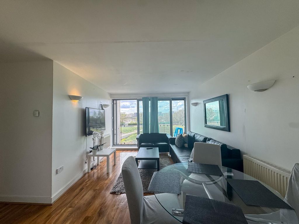 Property photo 3 of 19 Gallery