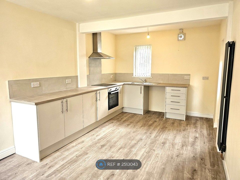 Property photo 3 of 15 Kitchen