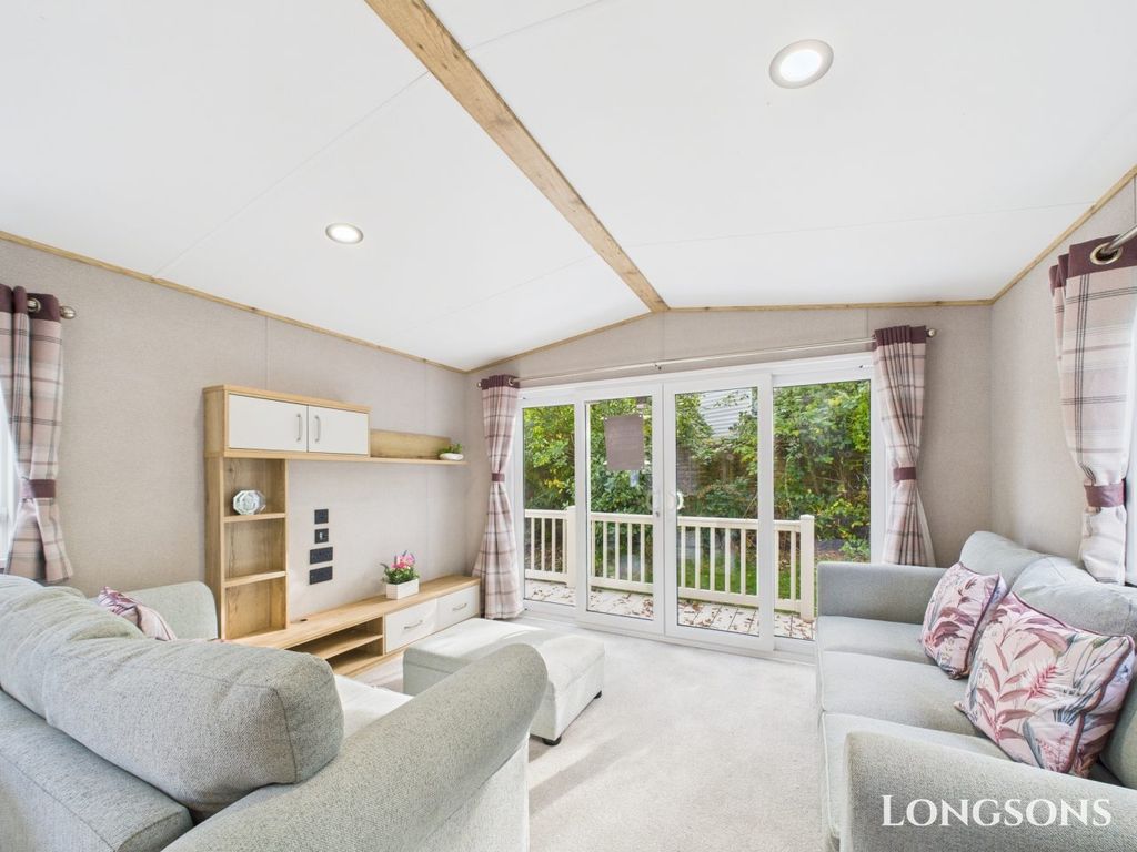 Property photo 1 of 17 Cam02173G0 Pr0280 Still006