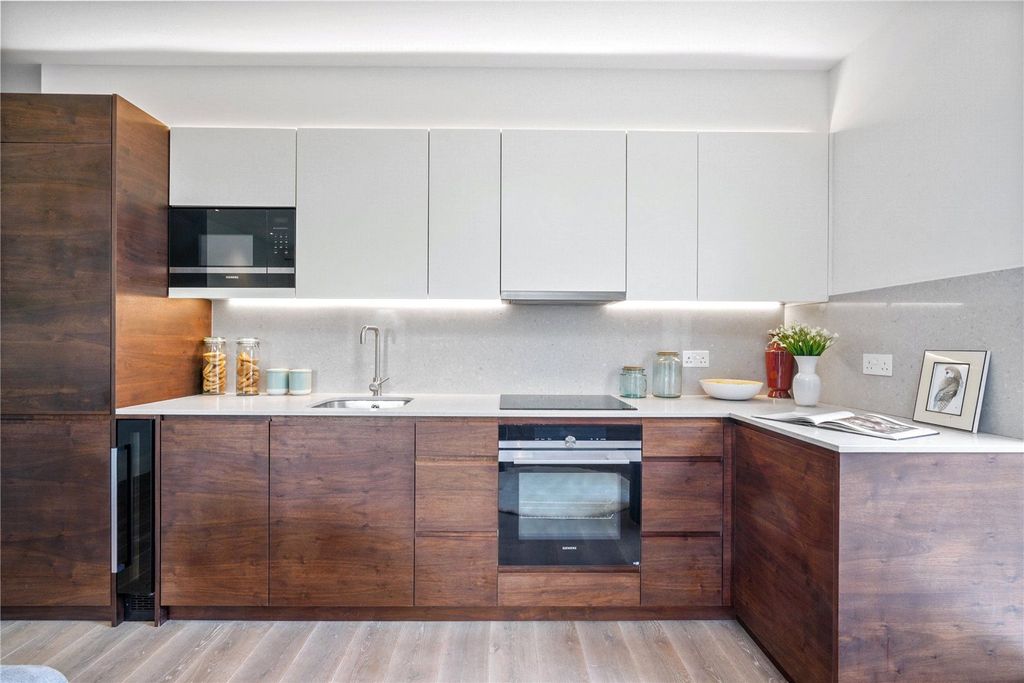 Property photo 1 of 11 Kitchen