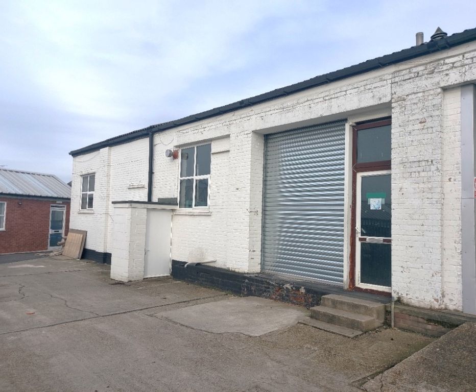 Property photo 1 of 7 External