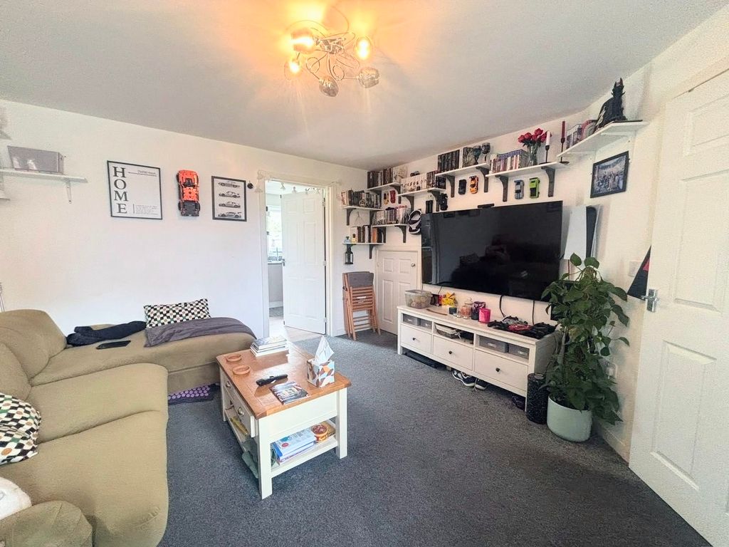 Property photo 3 of 13